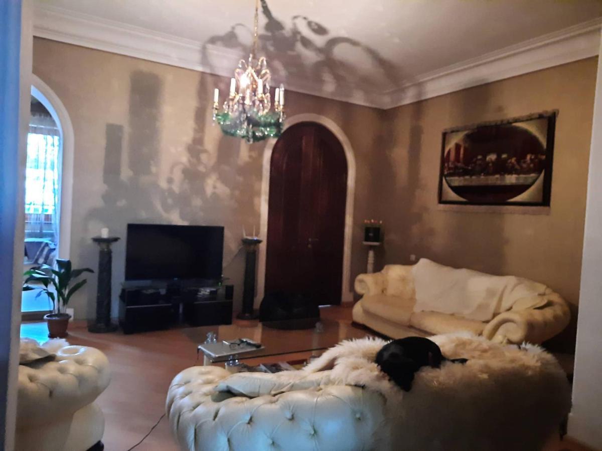 Tbilisi Philharmonia Apartment Екстер'єр фото