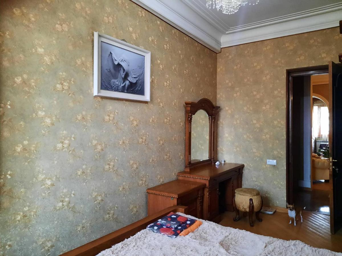 Tbilisi Philharmonia Apartment Екстер'єр фото